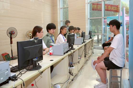 说明: http://www.hamc.edu.cn/__local/0/AC/E6/5436443018DD6BA57F436AE2852_255B35A9_8112.jpg