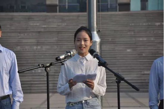 说明: https://www.hamc.edu.cn/__local/1/A2/F4/625637B7261FE4320F3352EA4C7_2C487FAC_C55EF.png