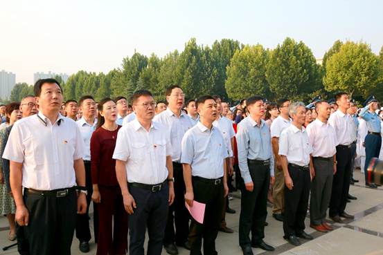 说明: E41A8942 拷贝
