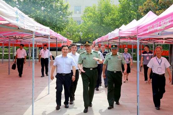 说明: http://www.hamc.edu.cn/__local/1/F0/11/8599F82F10B6DC2A27AFA788359_53584EA2_A75A.jpg