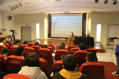 http://xsc.hamc.edu.cn/__local/5/25/0C/7DD15018E3310A1A1A2A6EC78AF_FF72674C_14540.jpg