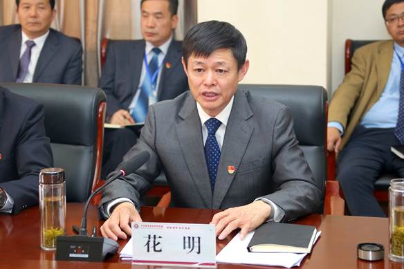 说明: http://www.hamc.edu.cn/__local/6/83/35/446DFDFEF757B6601AE5C43BA7C_783B55C8_7D20.jpg