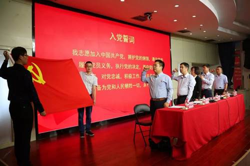 说明: https://www.hamc.edu.cn/__local/2/88/E0/6CDFB610AB4FA6AB84450288857_6D43DB70_AED2D.png