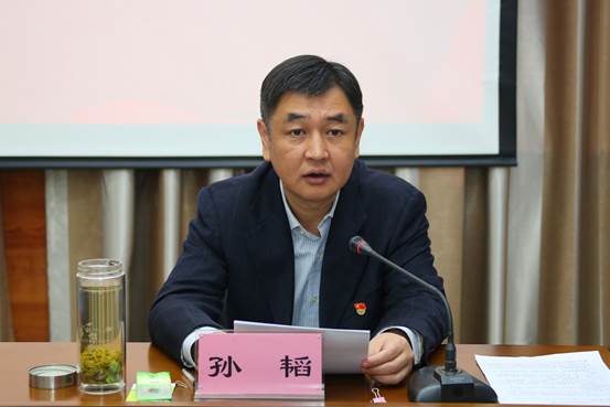 说明: E41A9438