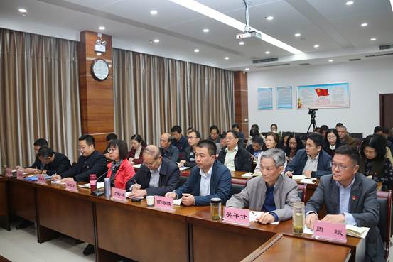 说明: E41A9419
