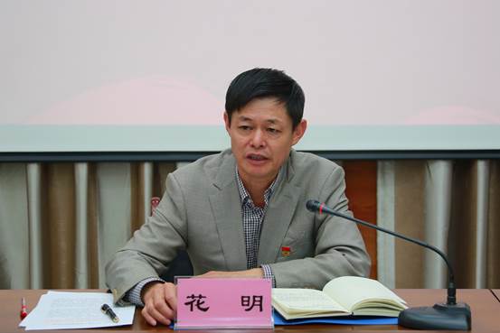 说明: E41A9427
