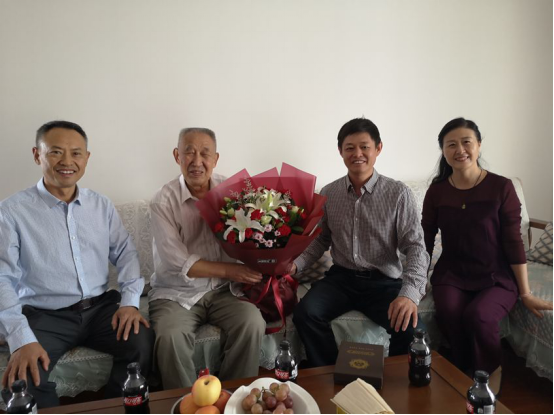 说明: https://www.hamc.edu.cn/__local/F/22/39/48E0EF62E4DD03B598C6504AB99_7B1E8FA5_E1027.png